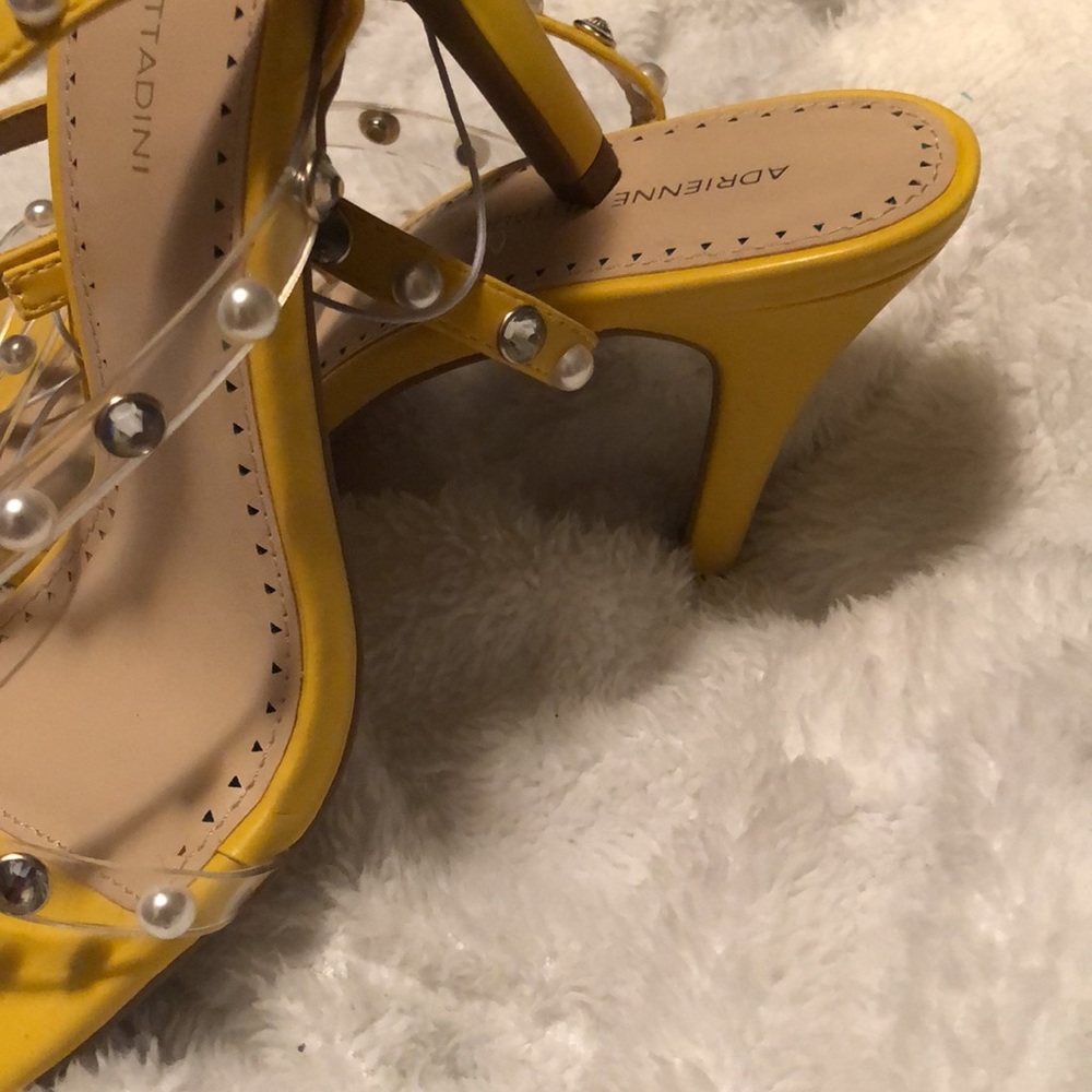 Adrienne Vittadini yellow high heel clear beaded strap scandal open toe size 9 - Picture 5 of 8